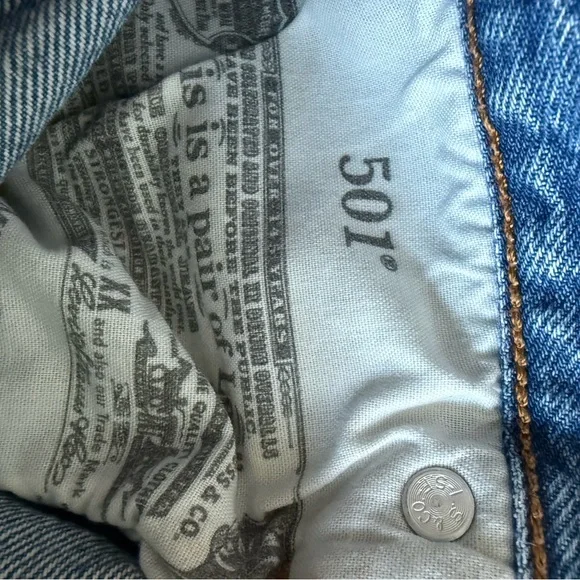 NWOT Levi's Denim Shorts - Picture 4 of 6